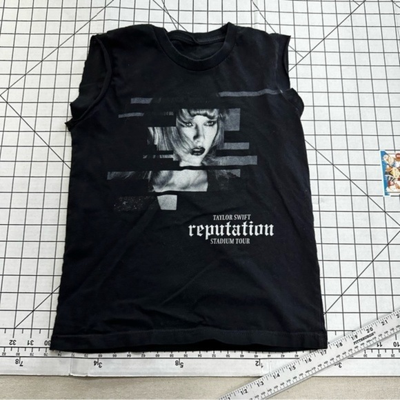 Taylor Swift Reputation stadium tour sz small sleeveless tee A9 - Picture 2 of 5
